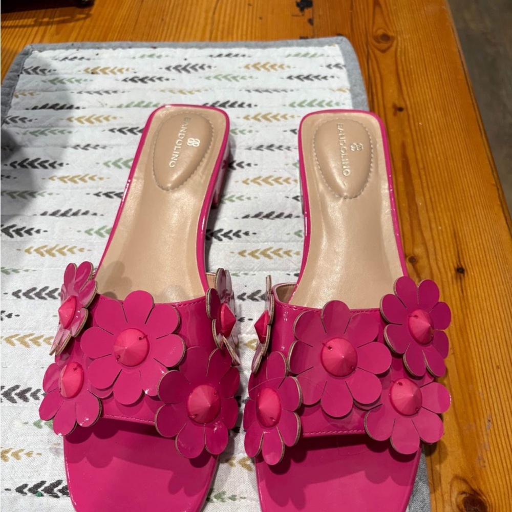 Bandolino Pink Flower Embellished Sandals